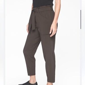 Athleta Skyline Paper Bag Lightweight Arbor Olive Pants 12T